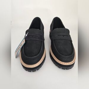 TOMS Cara Black Leather Lug Sole Loafers 6.5W Wide NWT